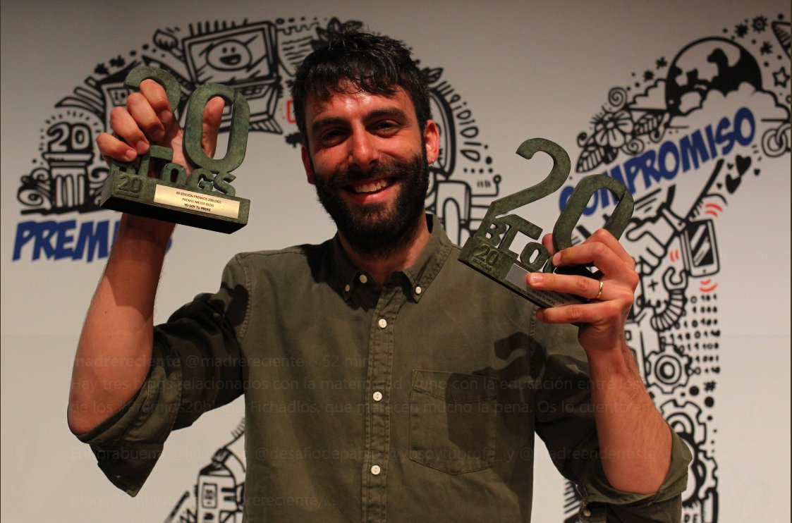 imalbornoz's tweet photo. Anoche, XII #Premios20Blogs, los más importantes en habla hispana. Enhorabuena!!!! a los 3.300 participantes, a @yosoytuprofe_ y los otros 18 ganadores, a @pillopez @MicrosoftES y @Fuenclemares @GoogleES ... y a @20m y a @henneomedia por la organización.  https://t.co/NL6RgUjiZ2 https://t.co/L63hJl95lr