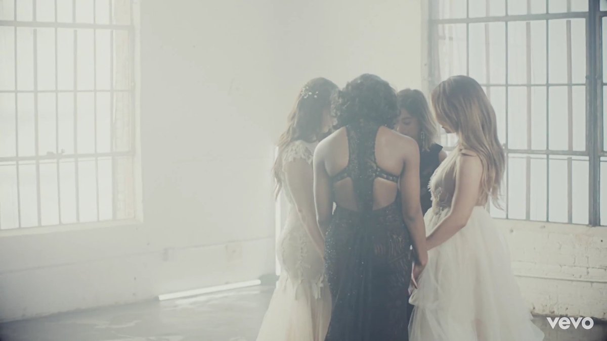_1997since_'s tweet photo. Forever. Only. ♥️

#DSYLMMusicVideo #ForeverFifthHarmony #FifthHarmony #ThankYouFifthHarmony https://t.co/mKO7GKRzMu
