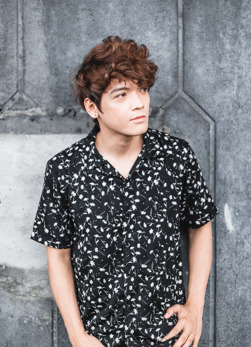 OneMusicPH's tweet photo. Catch @voltsvallejo on his ASAP Jambayan debut this coming Sunday! At kasama niya pa si @moirarachelle4! Anong request niyo sa kanila? 😎 #ASAPSakayNa https://t.co/GlEMZWBXvC