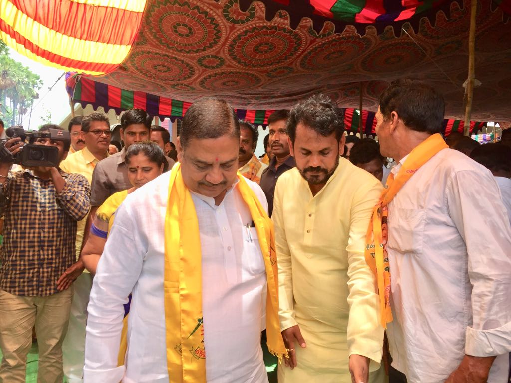 NERBJP's tweet photo. నా రాజకీయ గురువు గారు , శ్రీ కళా వెంకట్రావు గారుతో -ఎచ్చెర్ల మినీ మహానాడు 
మీ NER #NERatMiniMahanadu https://t.co/oG9EgjUtC3