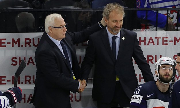 Hockey_FRA's tweet photo. Pour toutes ces années, pour tous ces succès, pour toutes ces émotions, un grand MERCI Dave et Pierre ! Une très belle page du hockey français se tourne => https://t.co/VzJZKt1EUp 🙌💙🏒🇫🇷

#MerciDave #WeCanBeHeroes #Chiffonniers #HockeyFrance https://t.co/WdcvJsgiZP