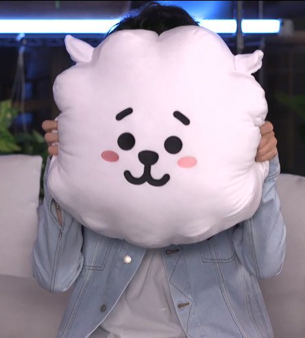 kchrnk's tweet image. #IVoteBTSBBMAs