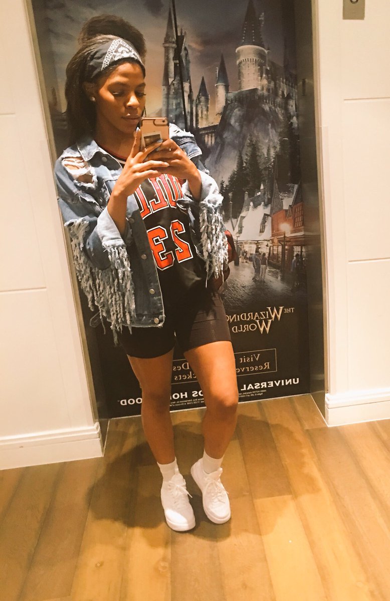 sheislovemaec's tweet photo. Pushing Through 🌹 #LOVELikeHELL https://t.co/FhrDbrxdmO