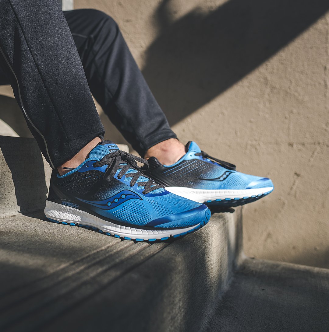 SauconyItalia's tweet photo. Non lasciare che l'ordinario prevalga.
#RunYourWorld #Breakthru4 #saucony #sauconyitalia #running #FridayMotivation  #FridayFeeIing https://t.co/ULNlIZq1Uo