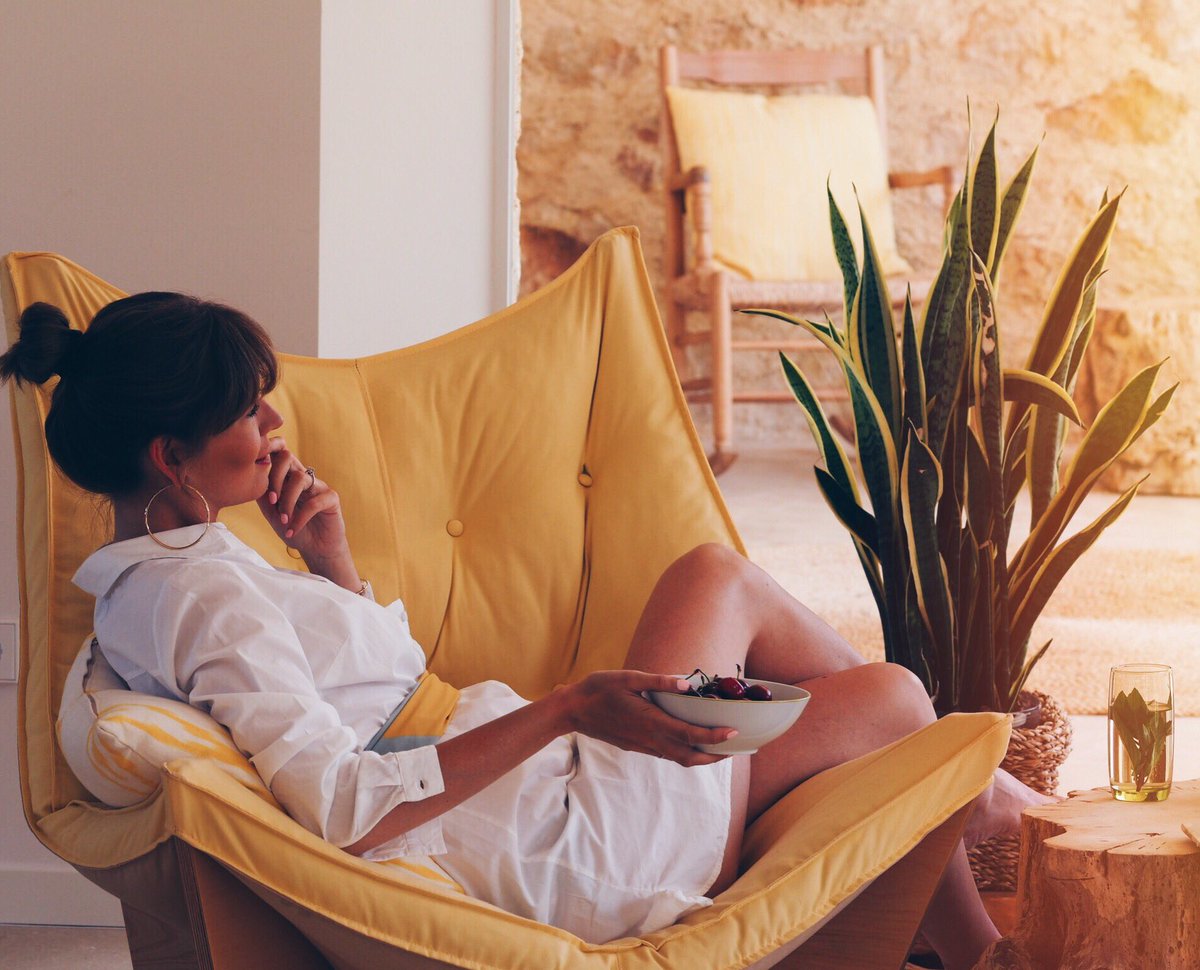 themoodofmary's tweet photo. Yellow vibes this morning ☀️ Enjoying my breakfast in this luxury #holidayhouse by @Belvilla #belvilla #mallorcaenjoy @InfoMallorca https://t.co/YNsZVBeJWk
