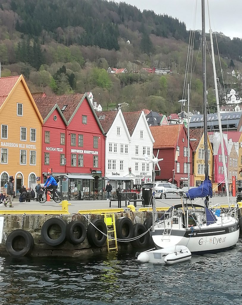 VagaBobTravel's tweet photo. Gateway to Fjords
#bergen #norway #hordaland #hanseatic #formercapital #bryggen #fishingharbour #ferryharbour #funicular #mountfløyen #fjords #sevenmountains #hikingadventures #bergenhusfortress #natureabounds #explorediscoverexperience
@VagaBobTravel https://t.co/4jzUOIDWmg