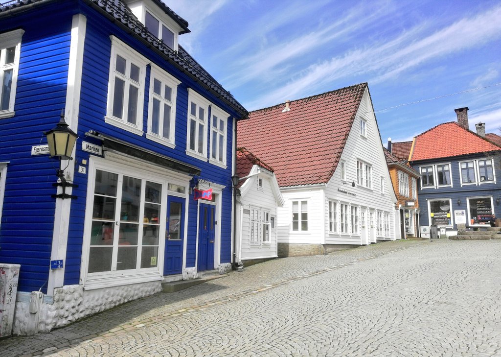 VagaBobTravel's tweet photo. Gateway to Fjords
#bergen #norway #hordaland #hanseatic #formercapital #bryggen #fishingharbour #ferryharbour #funicular #mountfløyen #fjords #sevenmountains #hikingadventures #bergenhusfortress #natureabounds #explorediscoverexperience
@VagaBobTravel https://t.co/4jzUOIDWmg