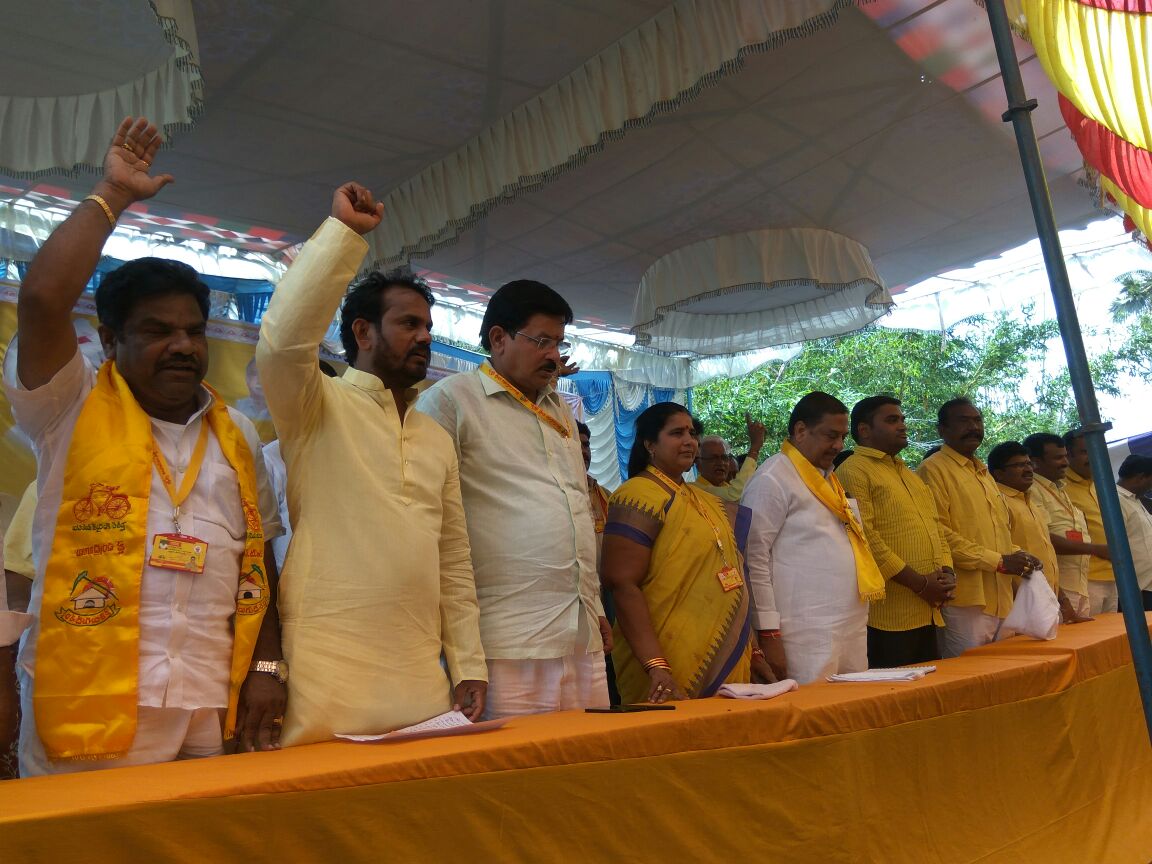 SyamChowdary17's tweet photo. #NERatMiniMahanadu                
@JaiTDP 
@naralokesh @CBN_ARMY @Ner_Followers @cbnarmy_vsp  #NERatMiniMahanadu                 భద్రత భవిష్యత్తు కోసం                TDP 
స్థానిక  అభివృద్ధి  అభివృద్ధి కోసం NER 
              JAI TDP
              JAI CBN
              JAI NER https://t.co/j0l0vaPVFN