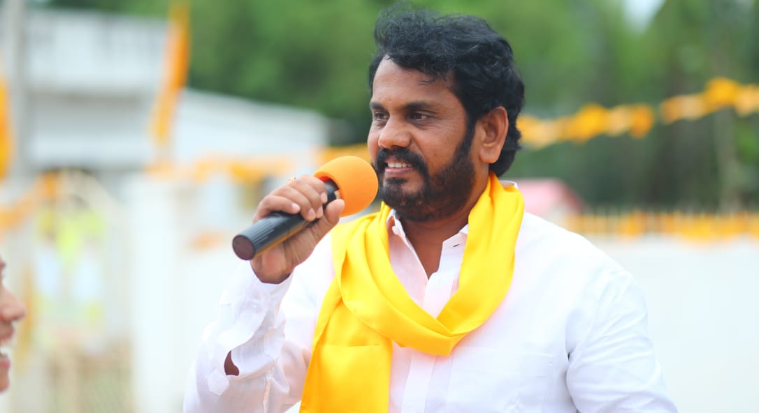 SyamChowdary17's tweet photo. #NERatMiniMahanadu                
@JaiTDP 
@naralokesh @CBN_ARMY @Ner_Followers @cbnarmy_vsp  #NERatMiniMahanadu                 భద్రత భవిష్యత్తు కోసం                TDP 
స్థానిక  అభివృద్ధి  అభివృద్ధి కోసం NER 
              JAI TDP
              JAI CBN
              JAI NER https://t.co/j0l0vaPVFN