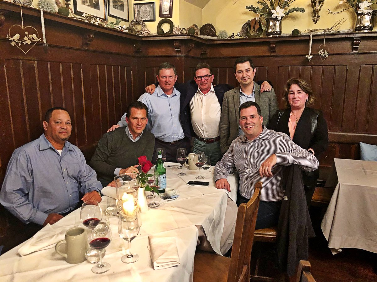 henrikwagner73's tweet photo. Great week in Walldorf at SAP HQ with this @virtustream & @SAP team @SMcGinn_USA @wgentine @dclemens @fred_boecher at our regular wrap up Restaurant: Weisser Bock in Heidelberg https://t.co/jlDEpexmzI