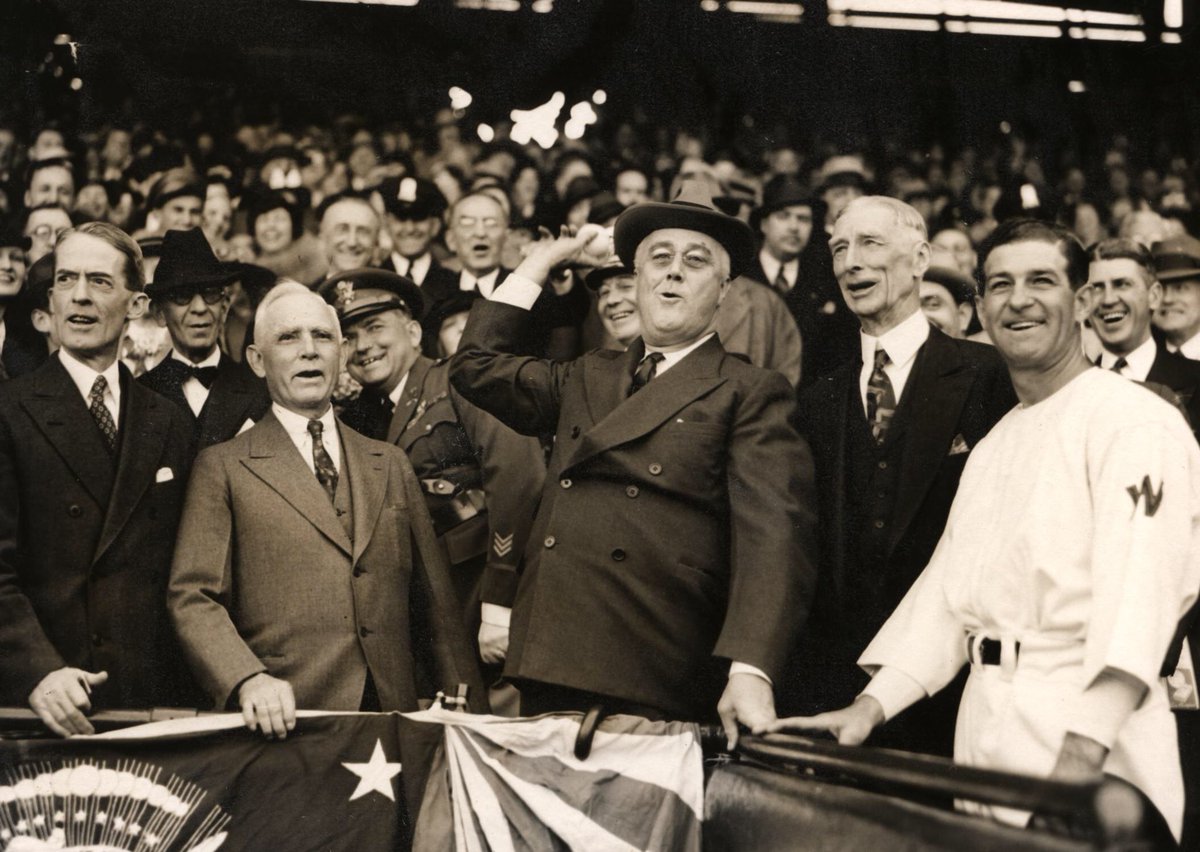 CorinnePulitzer's tweet image. #OTD in #NYCHistory in 1942 New York ended night #BaseballGames for the rest of World War II. @Yankees