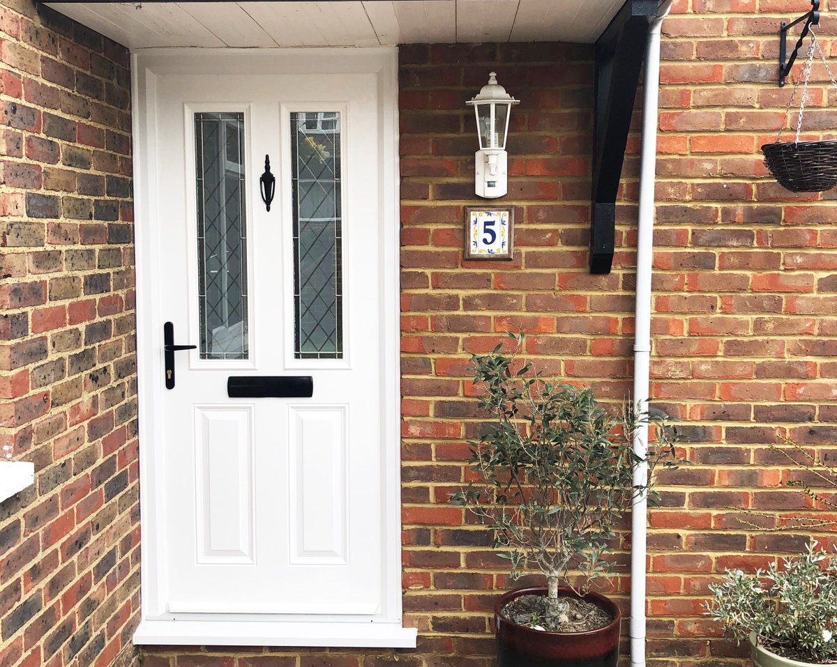 SheerwaterGlass's tweet photo. In January we fitted our first #Masterdor and they’ve been hugely popular! We recently fitted this Traditional Benchmark #door in white with diamond cut #glass & black hardware. Read more about our first Masterdor fitting: https://t.co/QRkbRhl4tl #frontdoor #glazing #Surrey #home https://t.co/iTRDnfEndO