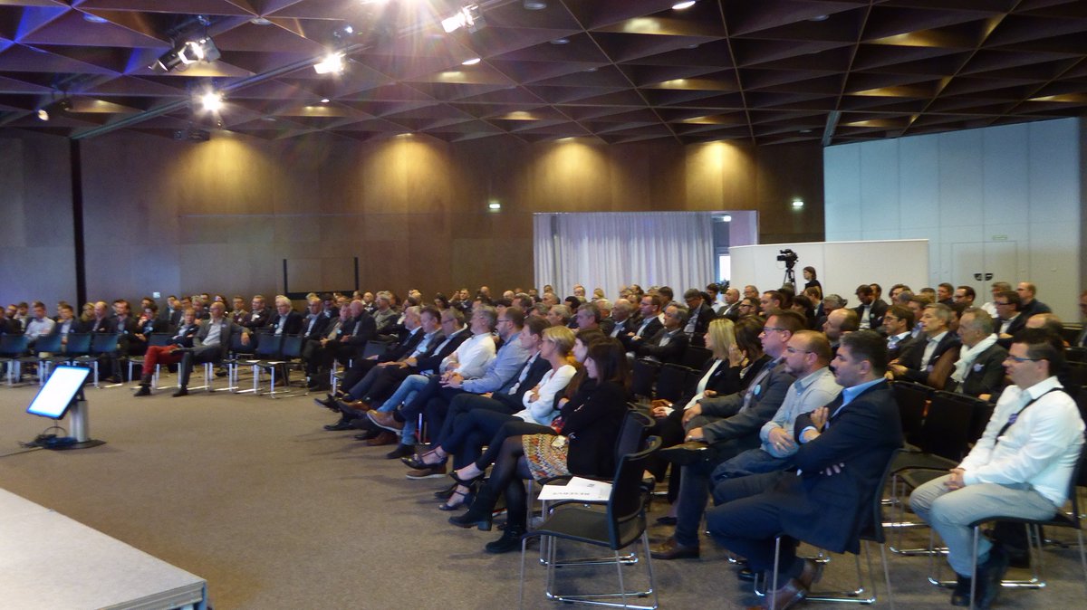 250 personnes réunies pour parler #Emploi dans l'#IT en #hautsdefrance Retour en images sur une soirée notamment marquée par une table ronde de grande qualité avec Auchan, Décathlon, Leroy Merlin, Le Gun, Proch' Emploi, Pôle Emploi, Universités de Lille et bien évidemment AD2N.