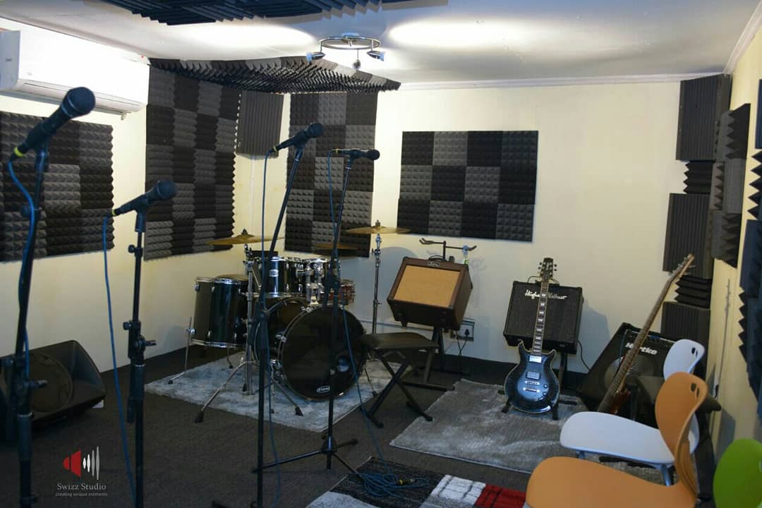 SS_Swizz's tweet photo. This studio is basically a Musical Instrument 😉 We got you!!! 

Call for bookings on 0732700795.

#PracticeSpace #RehearsalSpace #MusicLovers #Music #Band #Sound #Art #Studio #Swizzstudio #MusicStudio #MusicSession #Entertainment https://t.co/TbGStnmL89