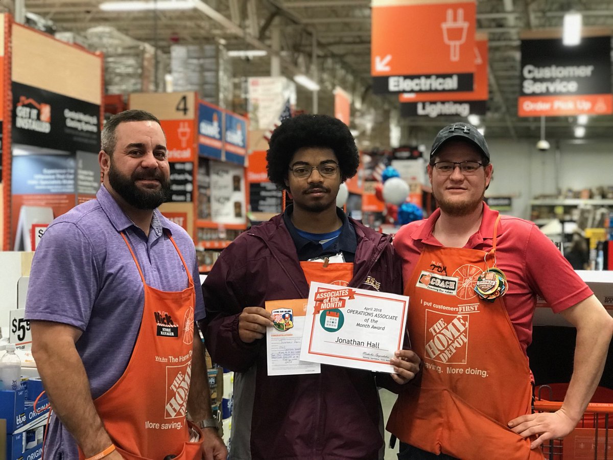 NicksTeam2557's tweet photo. A little Recognition for the month of April !!!Sales associate of the month Andy &amp; Operations Associate of the Month Jon. Congratulations Guys!!! https://t.co/RbSwVQTLjt