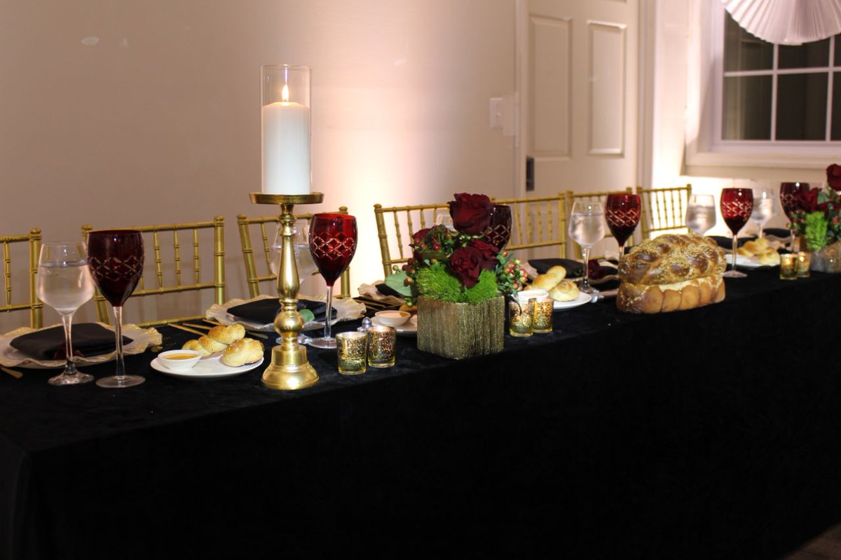 decorielevents's tweet photo. Same venue, different theme. Black and Gold with a touch of red. How stunning? https://t.co/FdE3SWo8xp