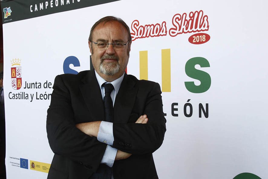 acagigasperez's tweet photo. El consejero de Educación destaca la elevada empleabilidad de la #FP https://t.co/PZA0UjKZAI #CylSkills2018 @cylskills2018 @educacyl @SMAF12360 @MMartinLuna @CCMDCyL https://t.co/I9ZjJ8WWpe