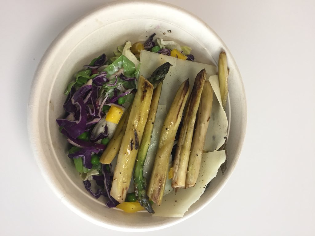 RDausA's tweet photo. #b_good Always curious @b_good_ in Basel how my salad looks compared to the advert. #Ohno #NoPhotoshopin #Iusedtoloveasparagus https://t.co/N53guLKEvn