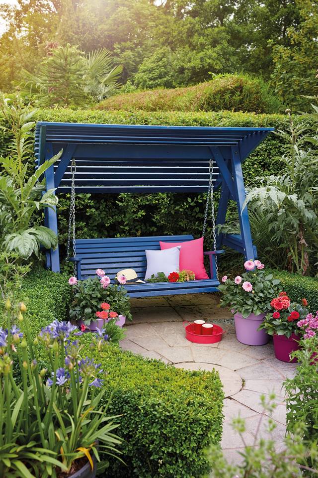 SquiresGC's tweet photo. Make a strong, contemporary statement in your garden by painting neglected pieces of old furniture #BankHolidayProject https://t.co/PrFVP6xNWO
