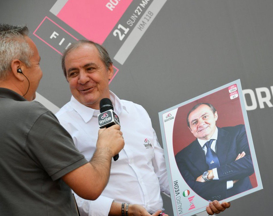 Vabbè che ogni anno pe organizzà er Giro faccio miracoli, ma 'r santino me pare n po' esaggerato. #Giro101 #limorté