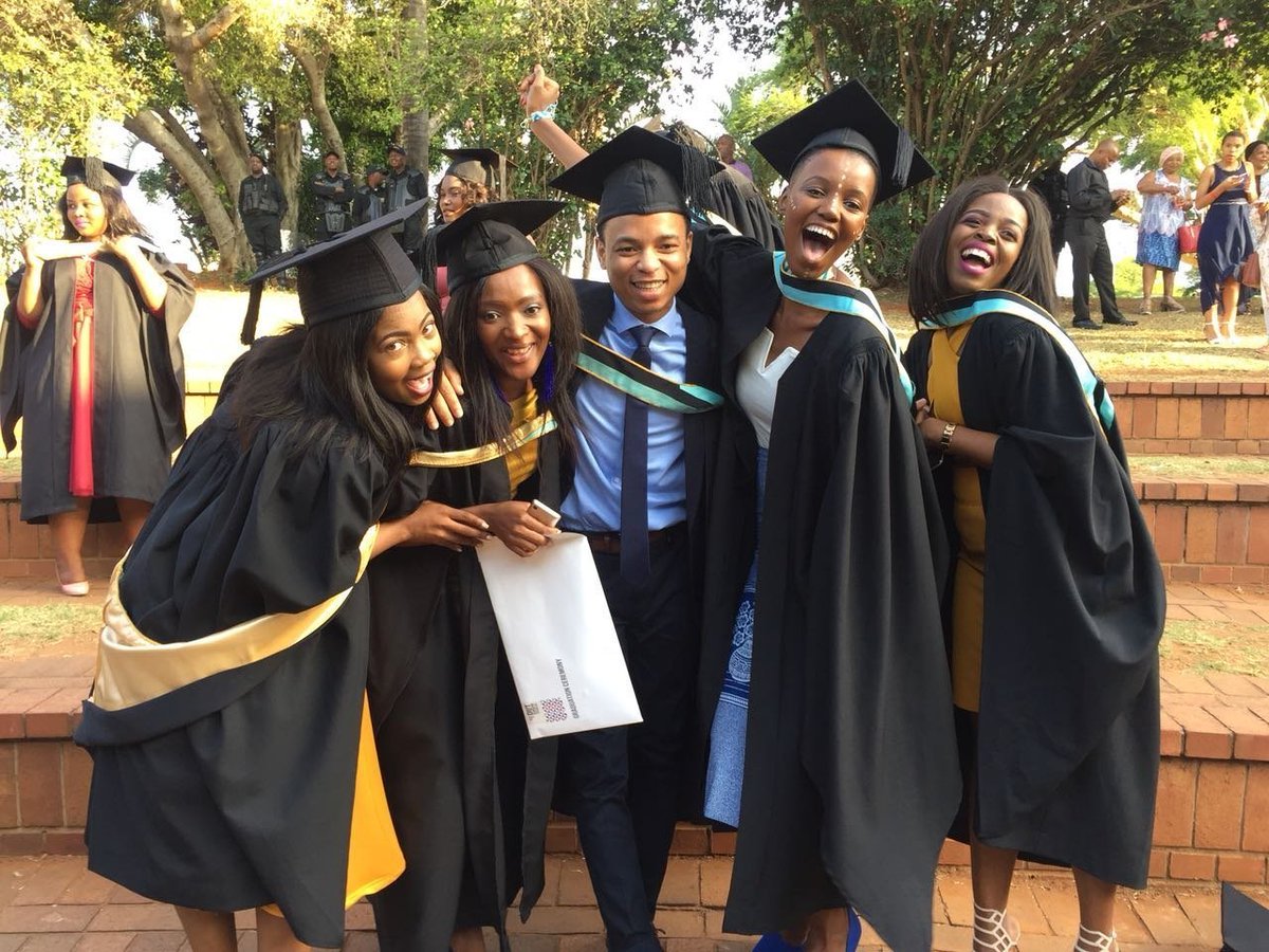 IggyOctober's tweet image. #FlashbackFriday #DutGrad2018