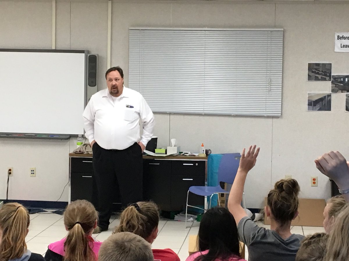 learningatfront's tweet photo. “Expert in the Field” continued today. Mr. Baker taught the kids the art of finance. #voicehouse #RAIDERSTRONG https://t.co/Bc1155G68X