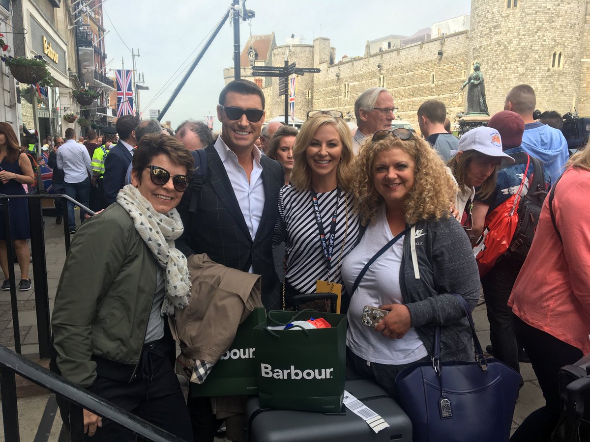 BaileyRonda's tweet photo. Ran into our friends from channel 13 in Windsor. @JuliaMoffitt13 @BenHill_WTHR https://t.co/qJ6wYfK39V