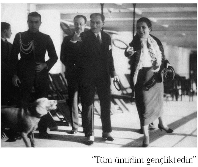 TrendTimeOnline's tweet photo. 19 Mayıs Atatürk'ü Anma ve Gençlik ve Spor Bayramımız kutlu olsun ❤ 🇹🇷 ❤

#19Mayıs https://t.co/skODOhq9Mf