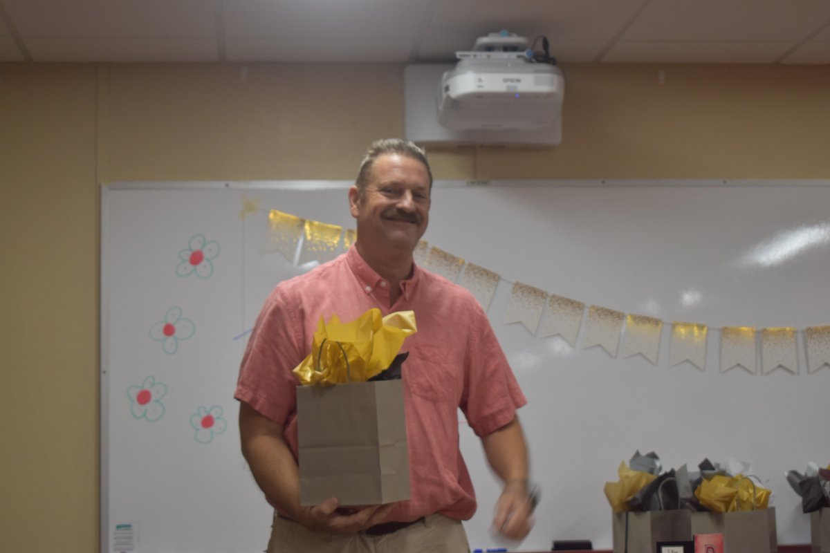 DeerParkSchools's tweet image. This morning, we honored staff at @deerparkhs hitting 5-year, 10-year, 15-year, and one 30-YEAR mark. Congratulations to all these staff members! #DPWildcats