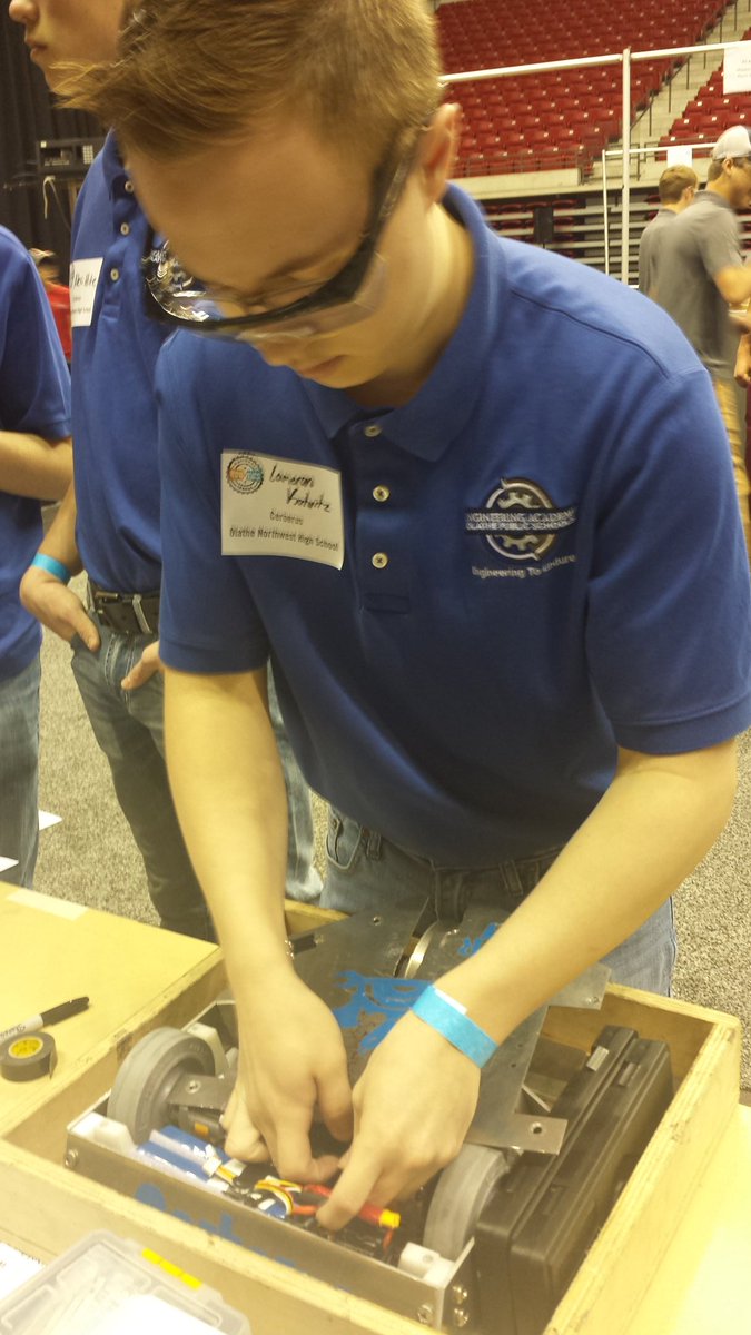 OlatheEngineer's tweet photo. Inspections, interviews, and first two rounds of matches today. Good luck @Engineer2Endure ! @BotsKC #gonrl2018 @Olathe21st #morethanrobots @olatheschools https://t.co/xnxY8RxqXv