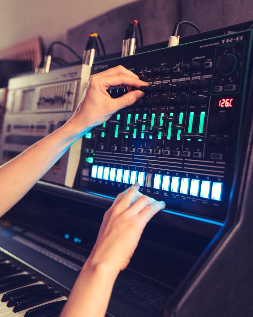 Kate_Simko's tweet photo. Feels so good to be back in the studio this month ☺️ #studiotime #katesimko #music https://t.co/5g8qoP3mG1