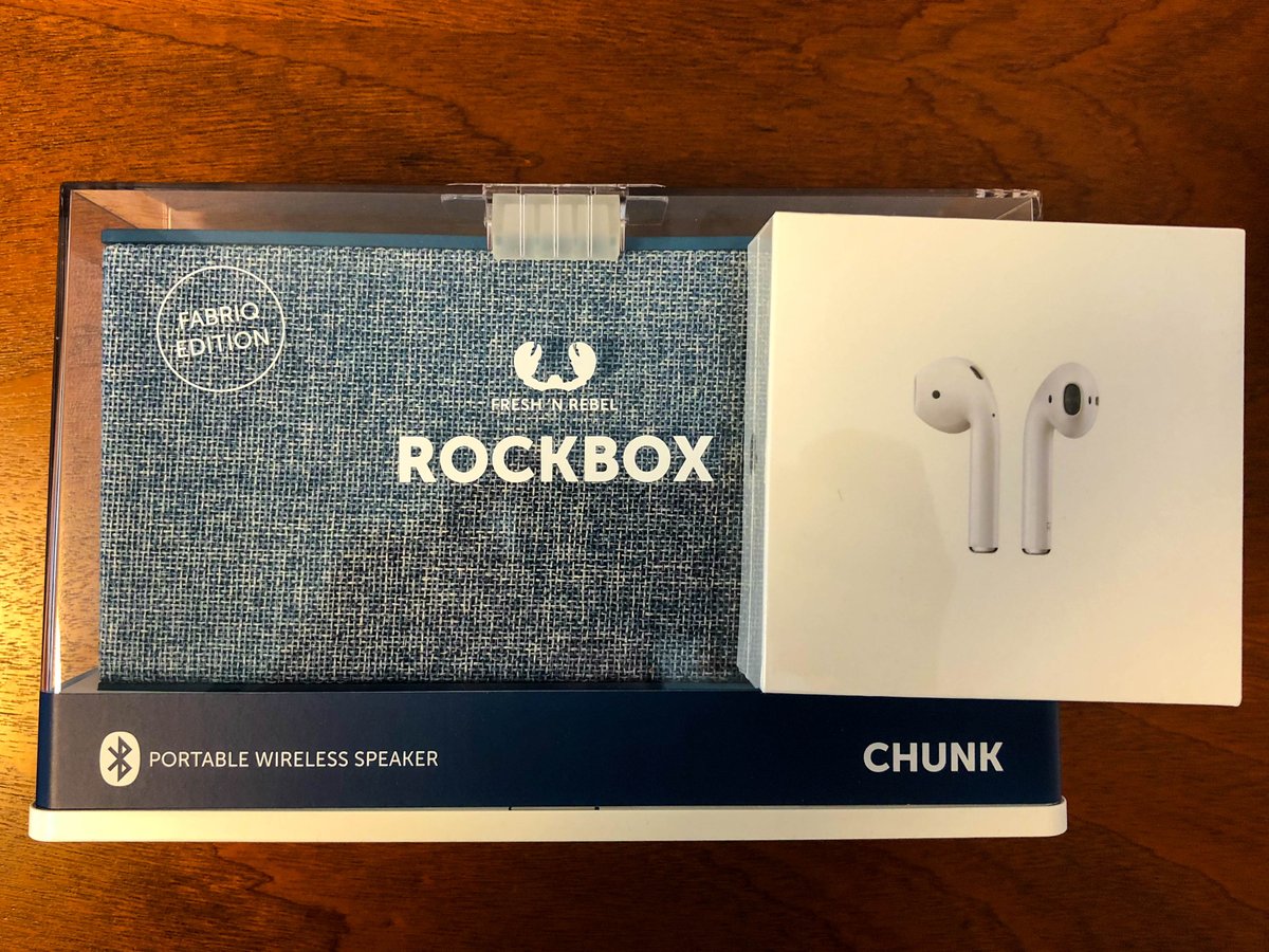 CobaltSign's tweet photo. Today, students showcased their coolest projects within the Interactive Digital Media Student Contest.
Arthur was part of the jury and prepared some cool prizes for the winners. ๐
Congrats to all participants! ๐
#IDMSC #engineering #rockbox #airpods https://t.co/QZM3lQIy4h
