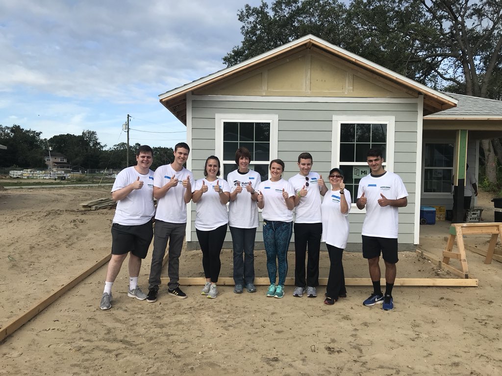 GwenGraham's tweet photo. We’re in Central Florida bright and early this morning building houses with @HabitatOrlando on my 56th #GrahamWorkday! We’re getting this home ready for a deserving family while learning more about innovative affordable housing solutions. https://t.co/UzkN47TdE9