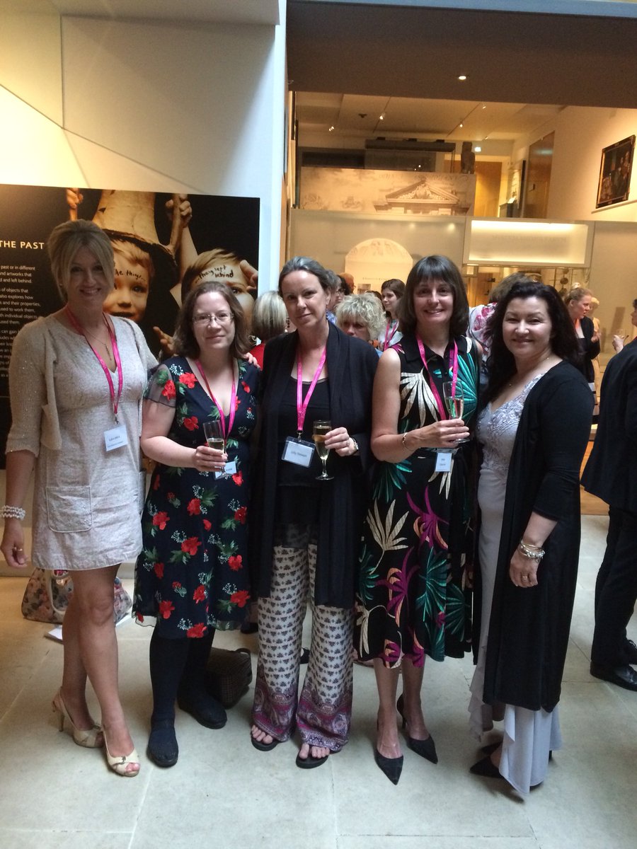 katenashagent's tweet photo. Top night at #RNASummerParty #JoanHessayonAward #Ashmolean #Oxford #fiction #newwriting L-R: Lisa Hill, me, Gill Stewart, Bella Osborne, Erin Green @LisaHillie https://t.co/LvO5DATq7V