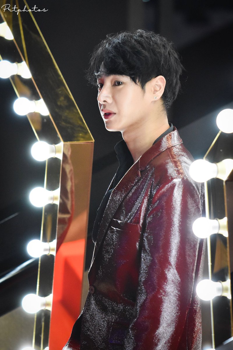 prtphotos_bkk's tweet photo. มุมนี้หล่อวัวตายควายล้มเลยข่ะ

#daradailyawards7 #daradailyAwards #เป๊กผลิตโชค #palitgallery #prtphotos #DDA2017 https://t.co/JanGvTPr8N