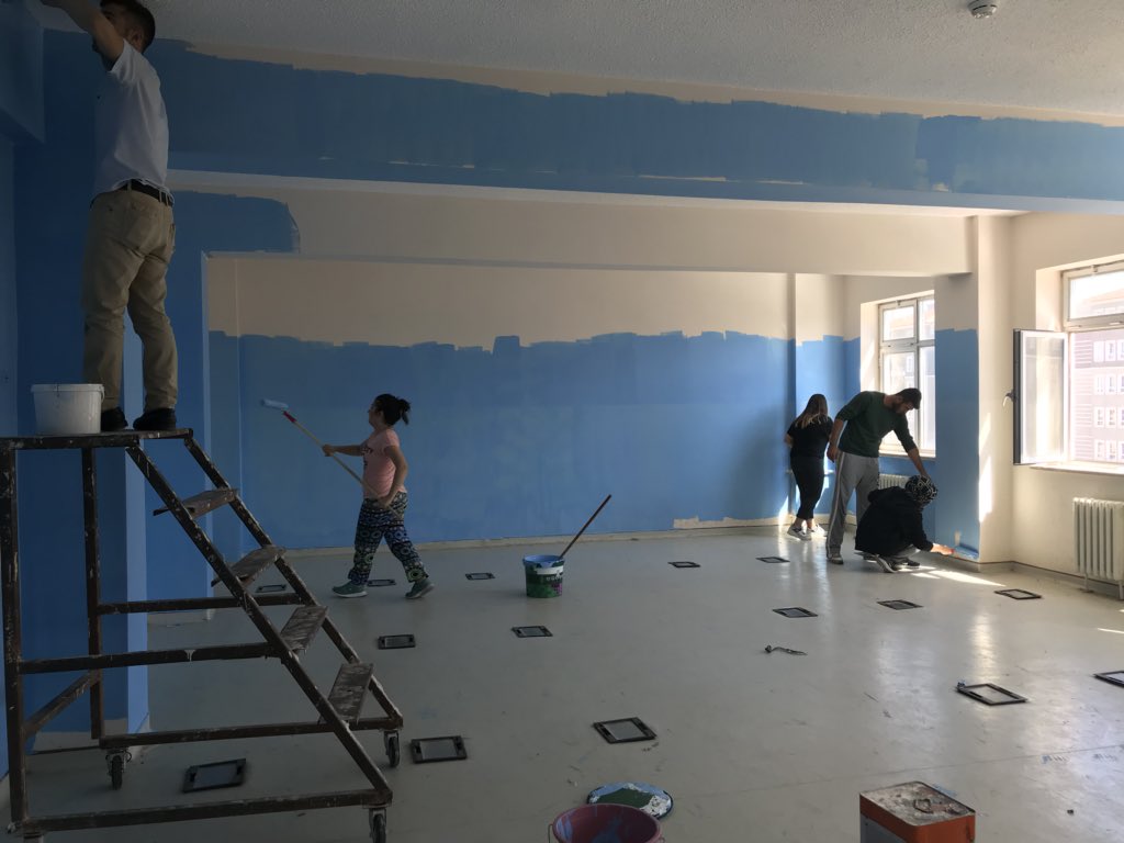 Sahannn27's tweet photo. Gaziantep Üniversite Teşkilatı olarak ‘Köylere Kitaplardan Bir Bahar Götürüyoruz’ projesi kapsamında Şehidimiz Fırat Yılmaz Çakıroğlu kardeşimizin adının verileceği kütüphane hazırlıklarına  başladık. 
#ŞehitFıratYılmazÇakıroğlu https://t.co/ELGdK7DdXs