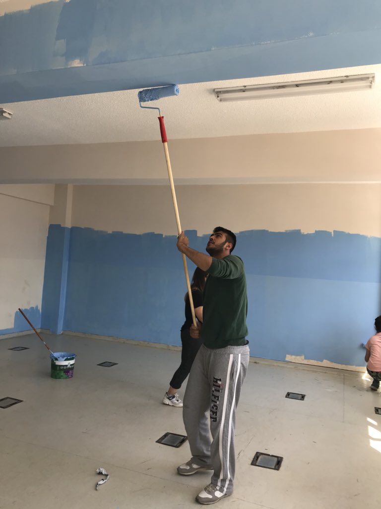 Sahannn27's tweet photo. Gaziantep Üniversite Teşkilatı olarak ‘Köylere Kitaplardan Bir Bahar Götürüyoruz’ projesi kapsamında Şehidimiz Fırat Yılmaz Çakıroğlu kardeşimizin adının verileceği kütüphane hazırlıklarına  başladık. 
#ŞehitFıratYılmazÇakıroğlu https://t.co/ELGdK7DdXs