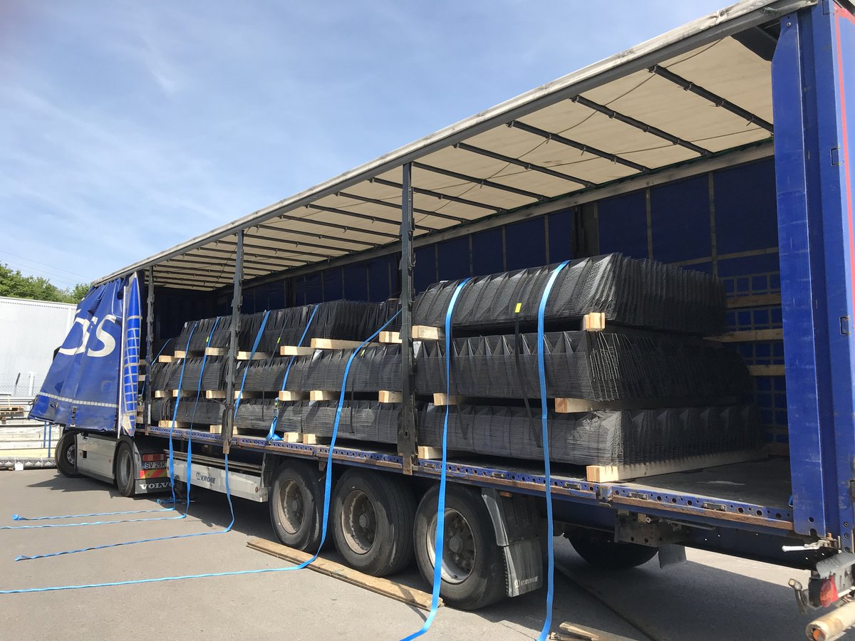 euroacc's tweet image. Delivery of Wire Chair from @VMIsteel (Intersig) this morning! #HappyFriday #WireChair #HighStools #ConstructionAccessories #Concrete #Precast @euroacc