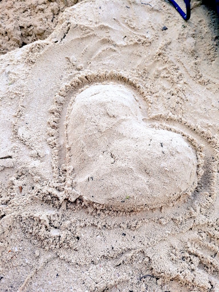 pamrobels's tweet photo. I really love hearts 💖 https://t.co/LFm5tPQOnw