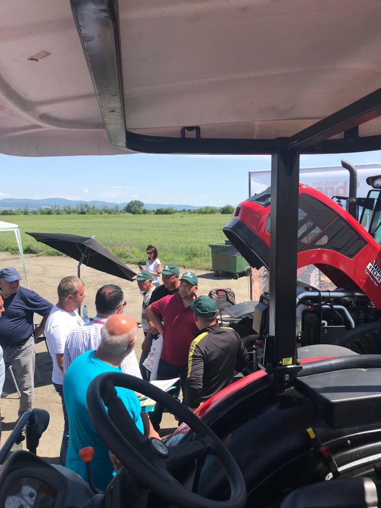 ArmaTrac's tweet photo. It's the last at BATA AGRO 2018! If you haven't checked our stand yet, now is the time. We are at Stand E95. #ArmaTrac #BataAgro https://t.co/u12E7UeuPE
