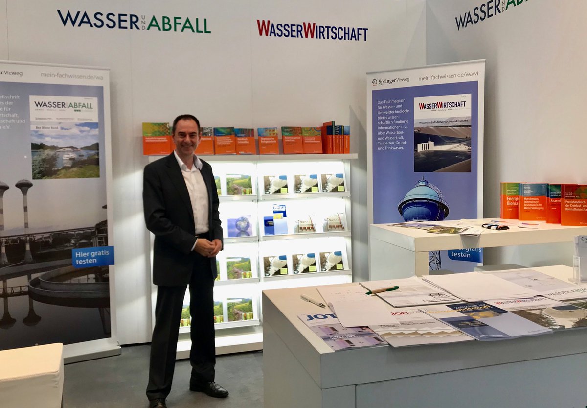 OliverDoleski's tweet photo. Als Autor zu Gast bei meinem #Springer Verlag auf der #IFATworldwide in #München. #SpringerGabler #SpringerVieweg #utility40 #IntegriertesGeschäftsmodell https://t.co/OdZik1Gz3e