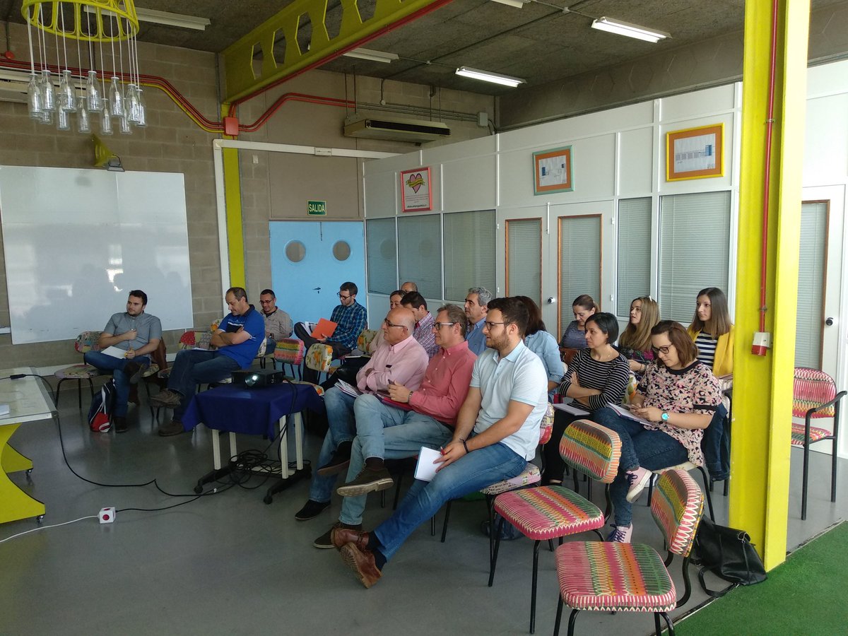 CEEICT's tweet photo. "SEO Online: Posiciónate en la nueva era del #SEO" @sicodeandres  nos cuenta las claves para posicionar tu web a través del SEO en un nuevo seminario de @AulaEmpresaCt @adlecartagenaes @infoRMurcia https://t.co/sHQTcJyeY2