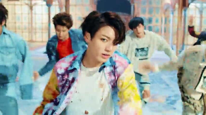 Gammery494's tweet photo. เปิดMVครั้งแรก สิ่งที่คนอื่นแคป VS กู...
#BTS #FAKE_LOVE
#iVoteBBTSBBMAs https://t.co/cwnI837Ovl
