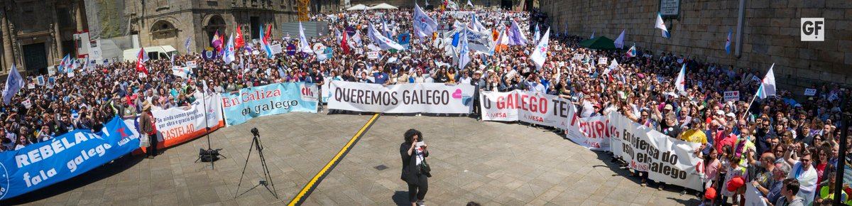 GZ_Foto's tweet photo. Onte manifestámonos masivamente en prol do dereito a vivermos #EnGalegoDíaADía. Hoxe, tal e como nos restantes 364 días do ano, continuaremos a loitar pola plena normalización da nosa língua. #QueremosGalego! 
#DiadasLetrasGalegas https://t.co/4HebQhtFni