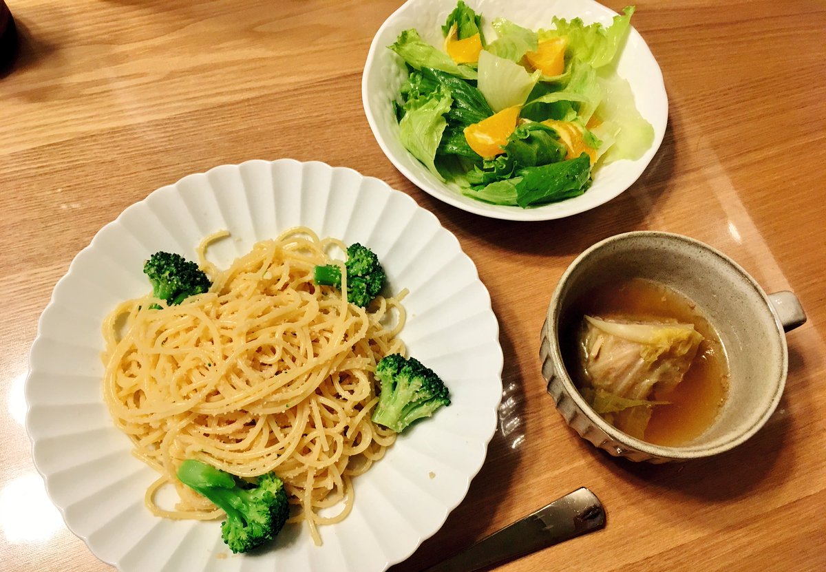 Yuyu 半年ぶり على تويتر たらことブロッコリーのパスタ オレンジとレタスのサラダ ロールキャベツ 息子のギャン泣きに体力削がれたので今日はパスタ 昨日の残りのロールキャベツはスープ代わりに オレンジ美味しい おうちごはん たらこパスタ オレンジサラダ