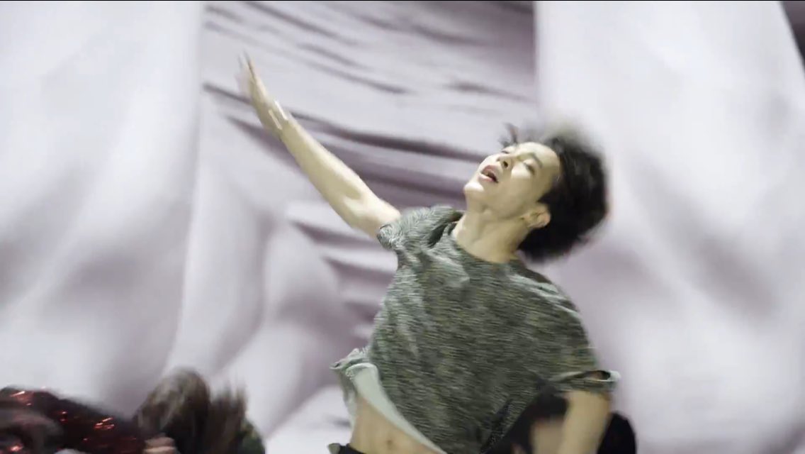 jiminyumyum's tweet photo. เนี้ยท่าเรียกกลับด้อมกวักมือมันเอ้าท์ไปแล้ว ///เลื้อยๆ #FakeLoveFriday #iVoteBBTSBBMAs @BTS_twt https://t.co/367np0UpuI