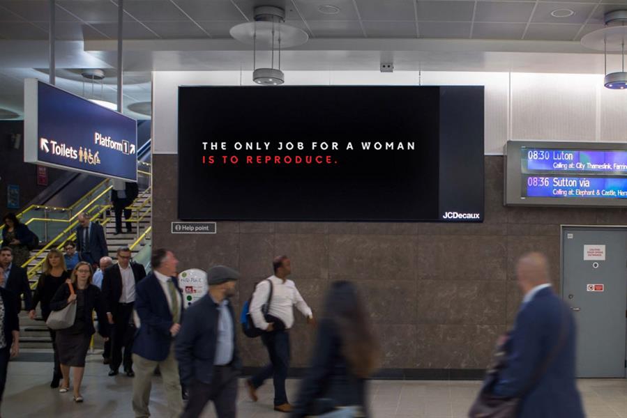 EmilyUnders's tweet photo. Absolutely LOVE @Channel4's work for season 2 of The Handmaid's Tale - I'm sure many women shared in a twang of anger shortly followed by total empowerment this morning! 🔥 https://t.co/dRQHYNI0Eb via @campaignmag https://t.co/uLy7PowdZ5