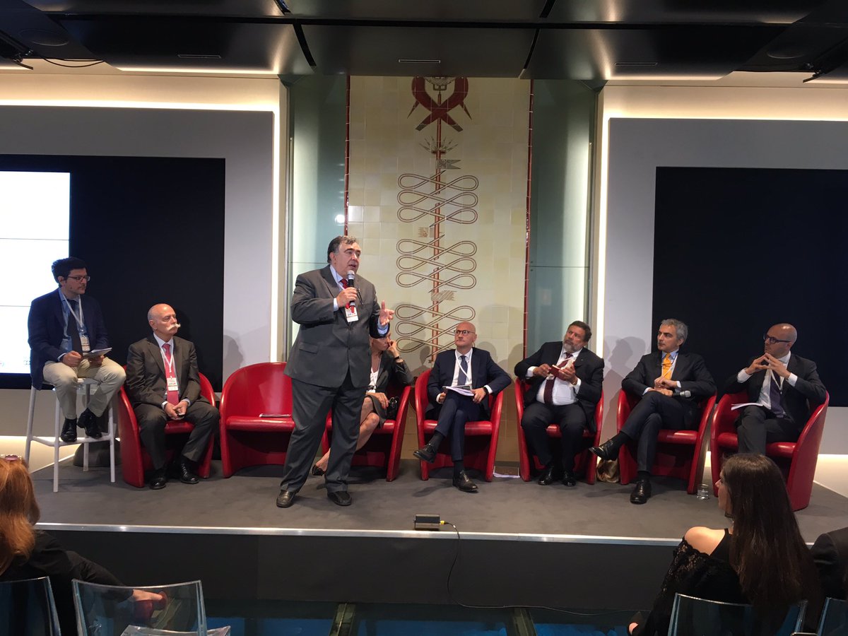 "La Governance degli Studi Legali" con <a href="/jpgraciotti/">José Paulo Graciotti</a> #ClaudioAcampora <a href="/g_lascala/">Giuseppe La Scala 🇪🇺</a> #PaolaParigi #FrancescoPBello #AlessandroMezzanotte modera <a href="/LuigidellOlio/">Luigi dell'Olio</a> #ASLADIrittoalFuturo #StudioFga #StudiLegali #Avvocati