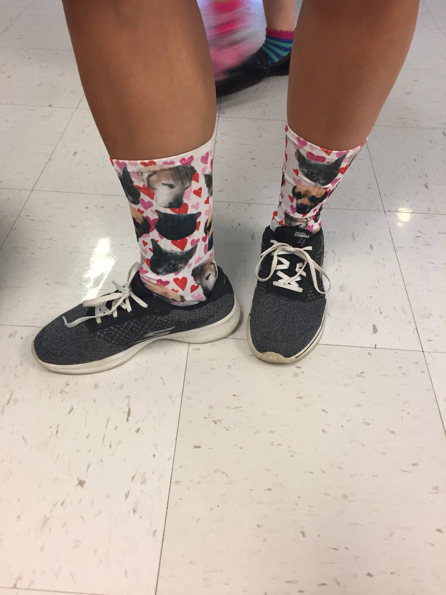 Voris_CLC's tweet photo. Students and staff showed off their silly side on silly sock day this week! #spiritweek https://t.co/rLxAOuIX0o