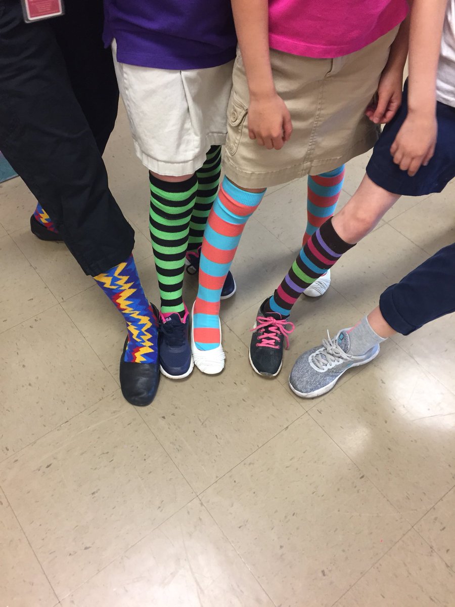 Voris_CLC's tweet photo. Students and staff showed off their silly side on silly sock day this week! #spiritweek https://t.co/rLxAOuIX0o